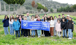 Kuşadası Belediyesinden öğrencilere karne hediyesi