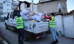 Dikili Belediyesi'nden ihtiyaç sahiplerine yakacak desteği