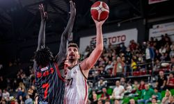 Karşıyaka Basketbol’da iki oyuncuyla daha yolları ayrıldı