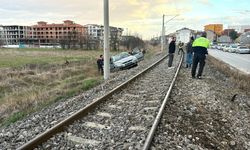 Kütahya’da polis ihtarına uymayan alkollü sürücü takla attı