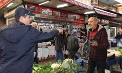 Nazilli Belediyesi çarşı esnafına çöp poşeti dağıttı