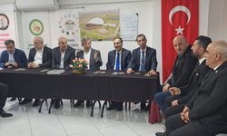 Ahmet Davutoğlu, İzmir Şanlıurfa Federasyonu'nu ziyaret etti