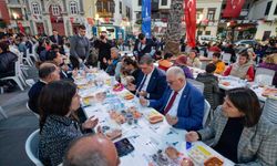 Ramazan’ın bereketi Çeşme’deki iftar sofrasında paylaşıldı