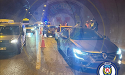 SON DAKİKA: İzmir Bayraklı Tüneli'nde zincirleme kaza! Trafik kilitlendi