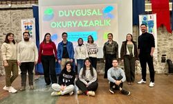 İzmirli gençler Duygusal Okuryazarlık Atölyesi'nde buluştu
