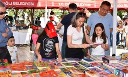 Çiğli'de çocuklar kitapların büyülü dünyasına yolculuk ediyor
