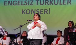 Gaziemir’de İzmir’in ilk engelsiz korosu sahne aldı