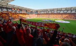 Göztepe’de transfer heyecanı! Ünlü futbolcuyla sözleşme imzalandı