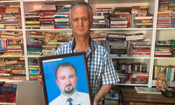 Oğlunu trafik kazasında kaybeden İzmirli gazeteci binlerce kitapla ışık oldu