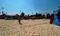 İzmir'de plaj voleybolu heyecanı! Pro Beach Tour İzmir etabı sürüyor