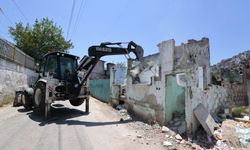 Konak’ta riskli binaların yıkımı hızlandı: 162 riskli bina yıkıldı