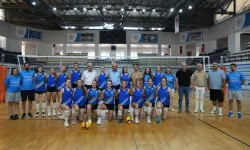 İzmir Millî Eğitim Müdürlüğü Kadın Voleybol Takımı İl Şampiyonu Oldu