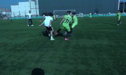 Bornovalı minikler 10 Kasım anısına mücadele etti