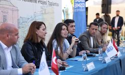 Çeşme Belediyesi, Balıkçılar ve Terziler Sokağı yenileme projesini esnafla paylaştı