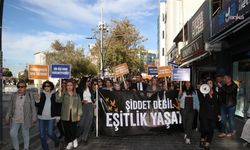 Çiğli’de kadınlar ‘Şiddete hayır’ dedi