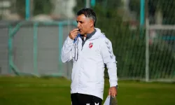 Karşıyaka’nın öğretmen hocası: Basatemür gençleri profesyonel lige taşıyor