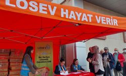 Lösev mutlu et paketleri İzmirli ailelere ulaştırıldı