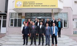 Gaziemir Kaymakamlığı, ESBAŞ ve YABİSAK iş birliğiyle okullara bilgisayar bağışı yapılıyor