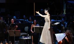 AASSM Sevgililer Günü konserinde Şevval Sam sahne aldı