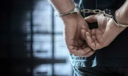 İzmir merkezli FETÖ operasyonu: 21 şüpheli gözaltında