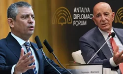 Özgür Özel’den Barrack’a monarşi tepkisi