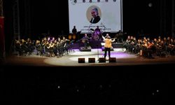 Edip Akbayram ve Volkan Konak şarkılarla anıldı