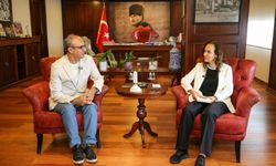 Kardeş şehirler kadrajda buluştu: Başkan Ünsal, Karşıyakalı birinciyi konuk etti