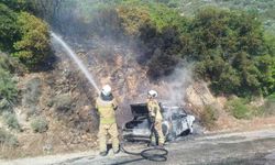 İzmir’de otomobil yangını korkuttu