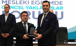 Balıkesirli iş insanları "Mesleki Eğitimde Üniversite-Sanayi İş Birliği" panelinde öğrencilerle buluştu