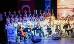 Yağmura rağmen büyük ilgi: ASEV Türk Sanat Müziği Korosu’ndan İstanbul şarkıları gecesi