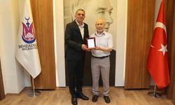 Manisa’da 41 bin nikaha imza attı, gözyaşlarıyla veda etti