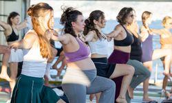 Körfez’in mavisinde 400 kişilik yoga buluşması