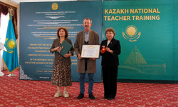 ADÜ’lü akademisyene Kazakistan’dan en yüksek sanat onuru