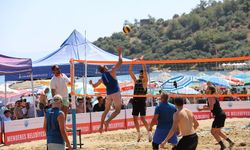 Menderes’te ilk plaj voleybolu turnuvası yapıldı