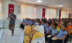 Kazandığı tazminatı öğrencileri için kitaba dönüştürdü