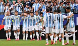 Messi hat-trick yaptı Arjantin kazandı