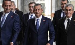 Özgür Özel cephesinden ilk resmi hamle: Bin delege imzası CHP Genel Merkezi'ne teslim edilecek