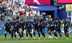 Paraguay penaltılarla tur atladı
