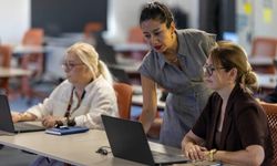 İzmir Büyükşehir’de yapay zekâ eğitimi yaygınlaşıyor