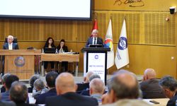 Metin Akdaş’tan EBSO’ya Duygusal Veda: “Aklımda Makamlar Değil, Birlikte Yürüdüğüm İnsanlar Var”