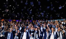 Yaşar Üniversitesi’nde mezuniyet coşkusu