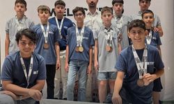 Aliağalı öğrenciler, İtalya’daki kodlama olimpiyatından 17 dereceyle döndü