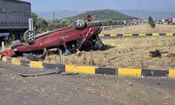 İzmir’de otomobil kazada ters döndü: 1 yaralı