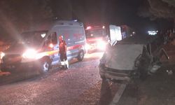 Manisa’da otomobil ile traktör çarpıştı: 2’si ağır 4 yaralı