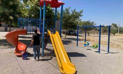 Yunusemre’de parklar çocuklar için yenileniyor