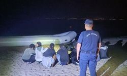 İzmir’de Sahil Güvenlikten çifte operasyon: 31 göçmen yakalandı