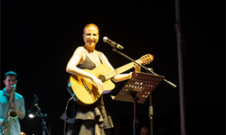Çim Konserleri İzmirlileri müzikle buluşturmaya devam ediyor