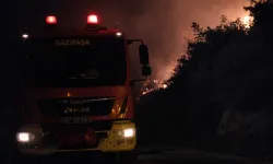 Alanya'daki yangın 25 kilometreye yayıldı: 45 ev tahliye edildi