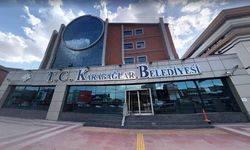 Karabağlar'da kapalı toplantı polemiği: AK Parti'den soru