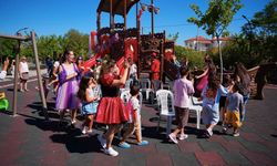 Çeşme’de yenilenen parklarda yaz boyu şenlik var